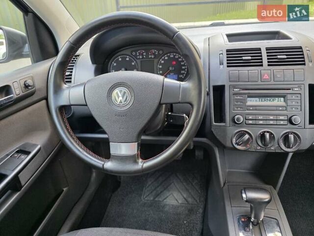Синій Фольксваген Поло, об'ємом двигуна 1.39 л та пробігом 170 тис. км за 5699 $, фото 8 на Automoto.ua