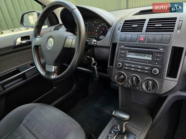 Синій Фольксваген Поло, об'ємом двигуна 1.39 л та пробігом 170 тис. км за 5699 $, фото 9 на Automoto.ua