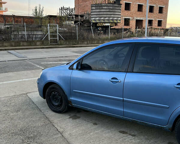 Синий Фольксваген Поло, объемом двигателя 1.2 л и пробегом 225 тыс. км за 2750 $, фото 7 на Automoto.ua