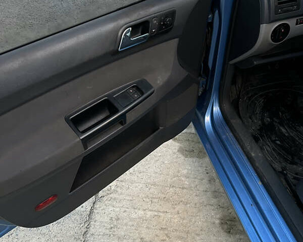 Синий Фольксваген Поло, объемом двигателя 1.2 л и пробегом 225 тыс. км за 2750 $, фото 11 на Automoto.ua