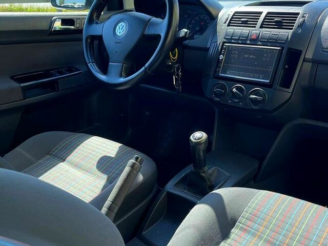 Синий Фольксваген Поло, объемом двигателя 1.4 л и пробегом 222 тыс. км за 3450 $, фото 3 на Automoto.ua