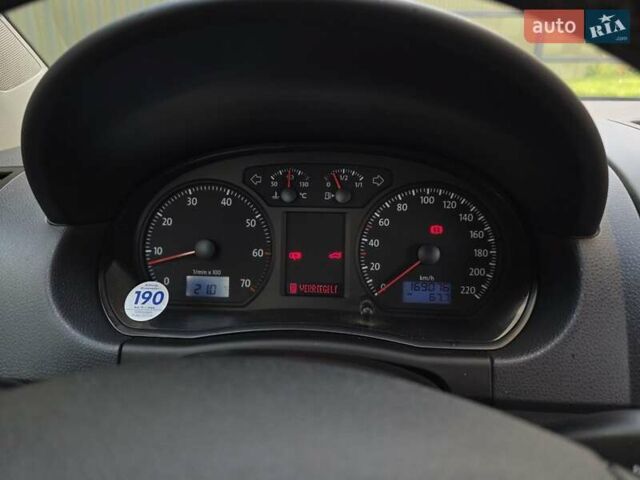Синій Фольксваген Поло, об'ємом двигуна 1.39 л та пробігом 170 тис. км за 5699 $, фото 12 на Automoto.ua