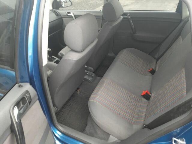 Синий Фольксваген Поло, объемом двигателя 1.4 л и пробегом 237 тыс. км за 3850 $, фото 12 на Automoto.ua