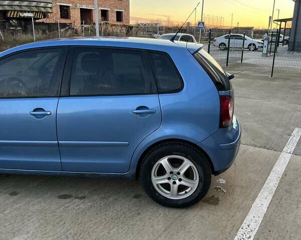 Синий Фольксваген Поло, объемом двигателя 1.2 л и пробегом 225 тыс. км за 2750 $, фото 8 на Automoto.ua