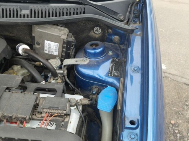 Синий Фольксваген Поло, объемом двигателя 1.4 л и пробегом 237 тыс. км за 3850 $, фото 18 на Automoto.ua