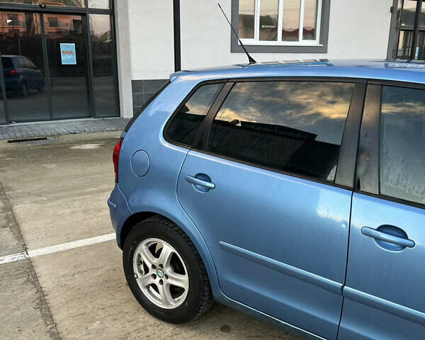 Синий Фольксваген Поло, объемом двигателя 1.2 л и пробегом 225 тыс. км за 2750 $, фото 3 на Automoto.ua