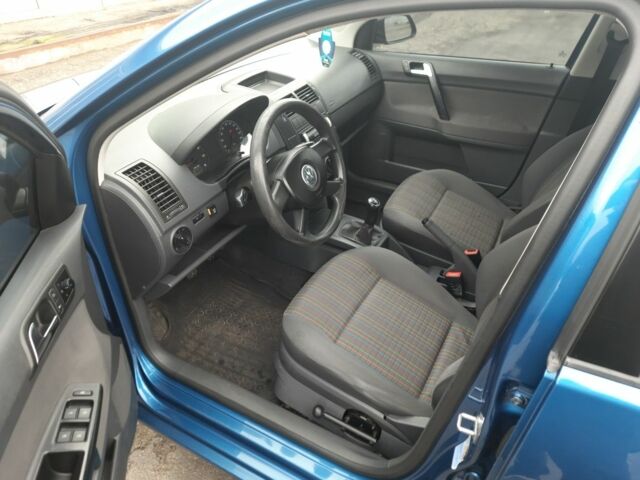 Синий Фольксваген Поло, объемом двигателя 1.4 л и пробегом 237 тыс. км за 3850 $, фото 10 на Automoto.ua