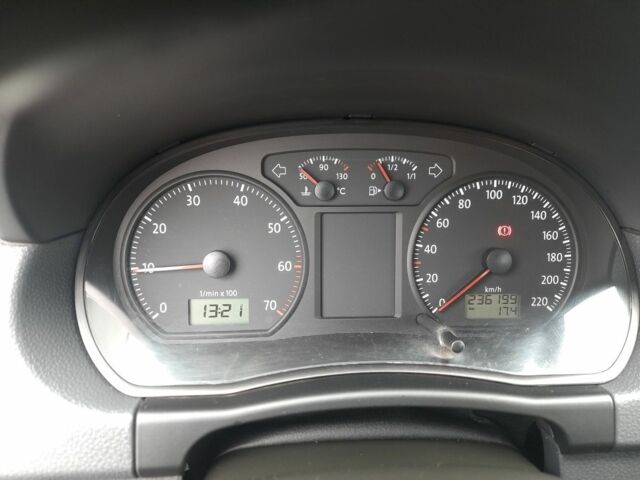 Синий Фольксваген Поло, объемом двигателя 1.4 л и пробегом 237 тыс. км за 3850 $, фото 11 на Automoto.ua