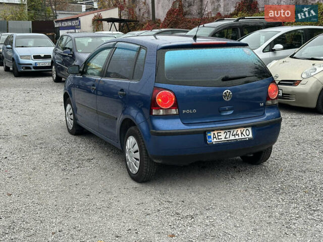 Синий Фольксваген Поло, объемом двигателя 1.39 л и пробегом 250 тыс. км за 5800 $, фото 4 на Automoto.ua