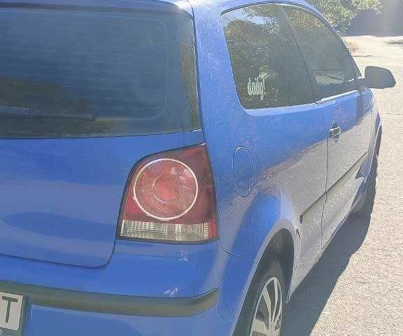 Синий Фольксваген Поло, объемом двигателя 1.2 л и пробегом 259 тыс. км за 3700 $, фото 4 на Automoto.ua