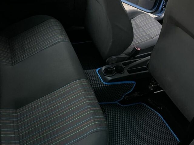 Синий Фольксваген Поло, объемом двигателя 1.4 л и пробегом 290 тыс. км за 2300 $, фото 3 на Automoto.ua