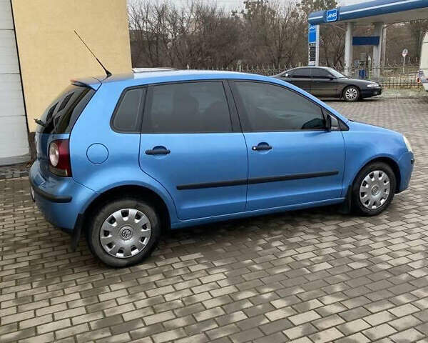 Синий Фольксваген Поло, объемом двигателя 1.39 л и пробегом 195 тыс. км за 5000 $, фото 3 на Automoto.ua