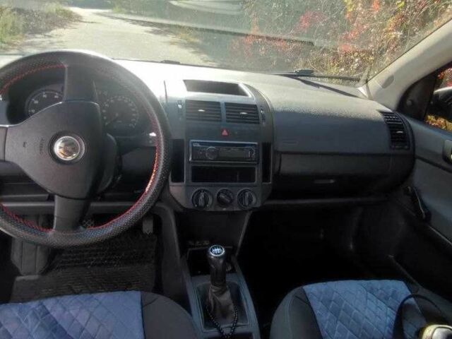 Синий Фольксваген Поло, объемом двигателя 1.2 л и пробегом 259 тыс. км за 3700 $, фото 7 на Automoto.ua