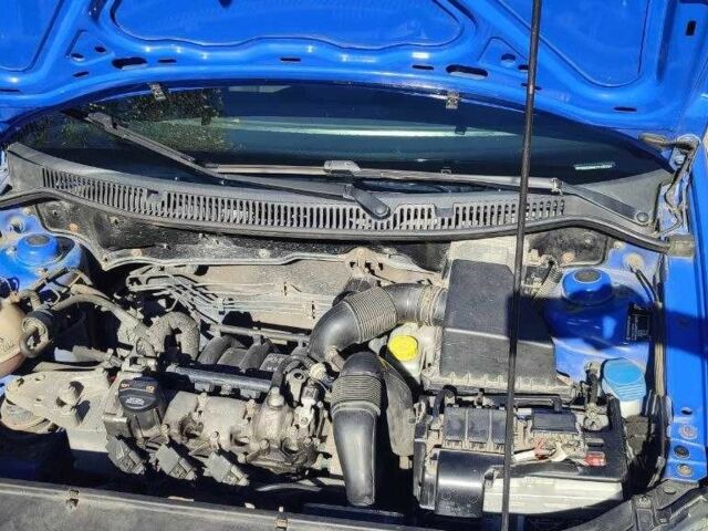 Синий Фольксваген Поло, объемом двигателя 1.2 л и пробегом 259 тыс. км за 3700 $, фото 6 на Automoto.ua