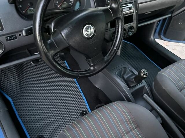 Синий Фольксваген Поло, объемом двигателя 1.4 л и пробегом 290 тыс. км за 2300 $, фото 2 на Automoto.ua