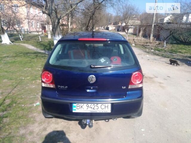 Синий Фольксваген Поло, объемом двигателя 1.4 л и пробегом 210 тыс. км за 5500 $, фото 4 на Automoto.ua