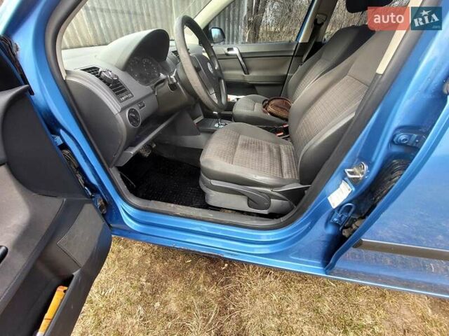 Синий Фольксваген Поло, объемом двигателя 1.39 л и пробегом 300 тыс. км за 4500 $, фото 5 на Automoto.ua