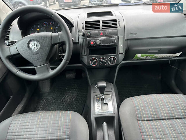 Синий Фольксваген Поло, объемом двигателя 1.39 л и пробегом 250 тыс. км за 5800 $, фото 13 на Automoto.ua