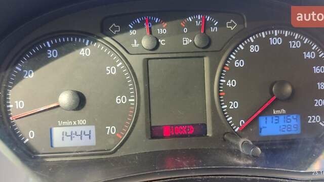 Синій Фольксваген Поло, об'ємом двигуна 1.39 л та пробігом 113 тис. км за 4200 $, фото 4 на Automoto.ua