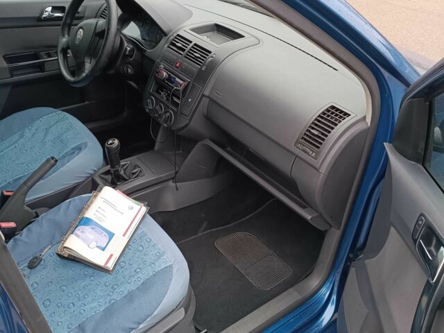 Синий Фольксваген Поло, объемом двигателя 1.4 л и пробегом 146 тыс. км за 5000 $, фото 5 на Automoto.ua