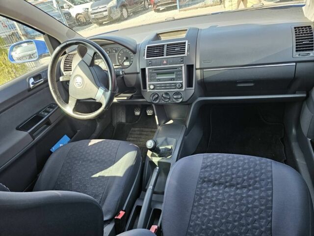 Синий Фольксваген Поло, объемом двигателя 1.4 л и пробегом 231 тыс. км за 5500 $, фото 4 на Automoto.ua