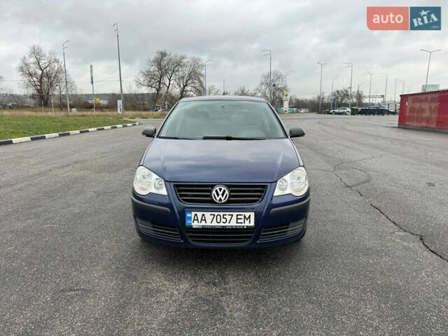 Синий Фольксваген Поло, объемом двигателя 1.4 л и пробегом 172 тыс. км за 5500 $, фото 1 на Automoto.ua