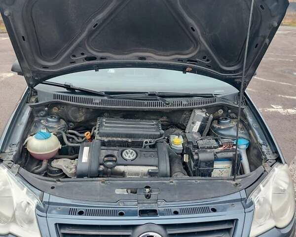 Синій Фольксваген Поло, об'ємом двигуна 1.4 л та пробігом 198 тис. км за 5100 $, фото 8 на Automoto.ua