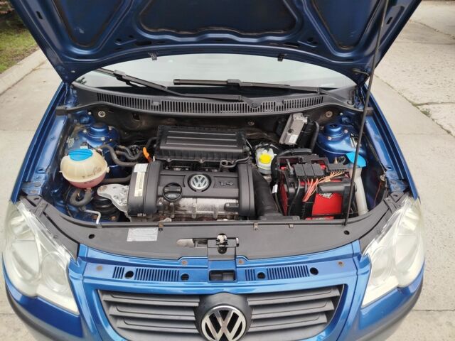 Синий Фольксваген Поло, объемом двигателя 1.4 л и пробегом 185 тыс. км за 5800 $, фото 19 на Automoto.ua