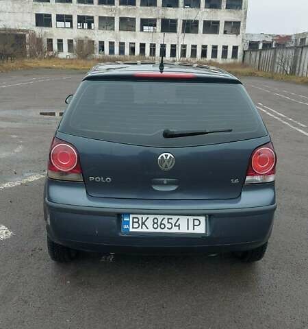 Синій Фольксваген Поло, об'ємом двигуна 1.4 л та пробігом 198 тис. км за 5100 $, фото 7 на Automoto.ua