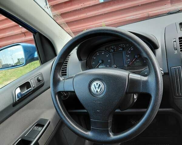 Синий Фольксваген Поло, объемом двигателя 1.39 л и пробегом 165 тыс. км за 5200 $, фото 3 на Automoto.ua