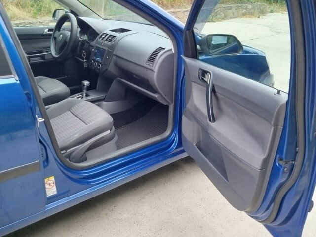 Синий Фольксваген Поло, объемом двигателя 1.4 л и пробегом 185 тыс. км за 5800 $, фото 10 на Automoto.ua