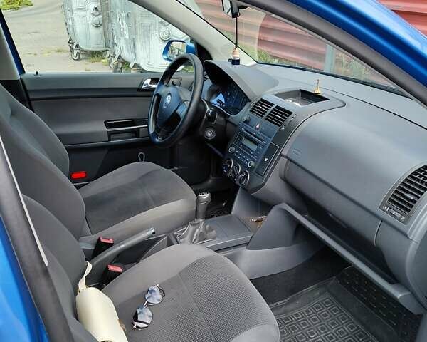 Синий Фольксваген Поло, объемом двигателя 1.39 л и пробегом 165 тыс. км за 5200 $, фото 2 на Automoto.ua