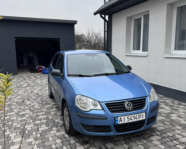 Синий Фольксваген Поло, объемом двигателя 1.39 л и пробегом 247 тыс. км за 4500 $, фото 1 на Automoto.ua