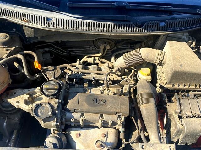 Синий Фольксваген Поло, объемом двигателя 1.2 л и пробегом 244 тыс. км за 3400 $, фото 4 на Automoto.ua