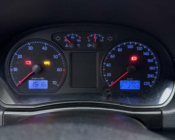 Синий Фольксваген Поло, объемом двигателя 1.39 л и пробегом 247 тыс. км за 4500 $, фото 16 на Automoto.ua