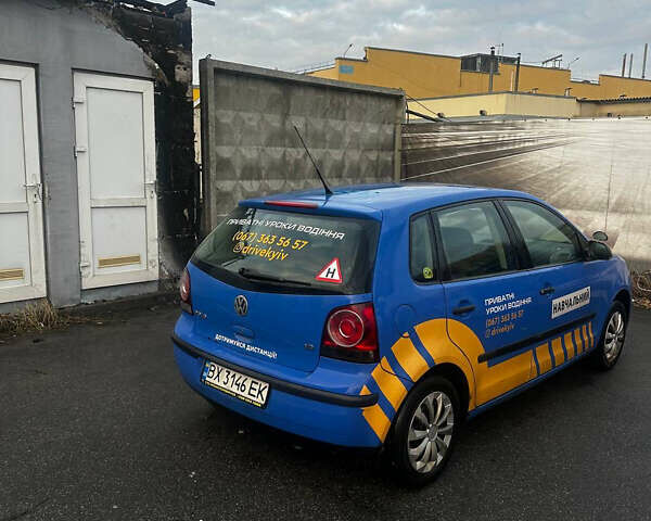 Синий Фольксваген Поло, объемом двигателя 1.2 л и пробегом 330 тыс. км за 4000 $, фото 2 на Automoto.ua