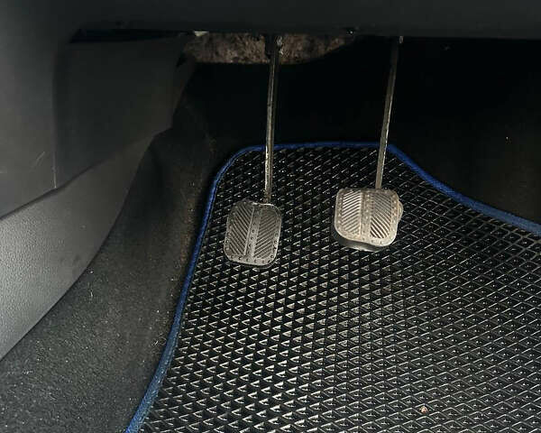 Синий Фольксваген Поло, объемом двигателя 1.2 л и пробегом 330 тыс. км за 4000 $, фото 14 на Automoto.ua