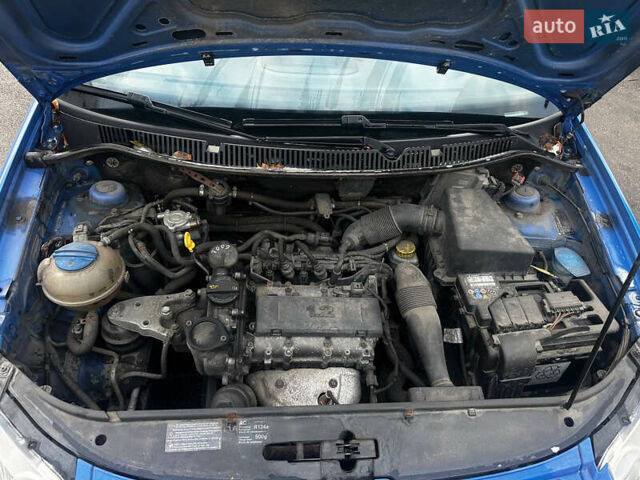 Синий Фольксваген Поло, объемом двигателя 1.2 л и пробегом 330 тыс. км за 4000 $, фото 11 на Automoto.ua