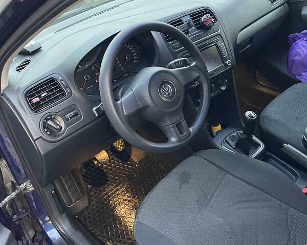 Синій Фольксваген Поло, об'ємом двигуна 1.4 л та пробігом 140 тис. км за 5800 $, фото 1 на Automoto.ua