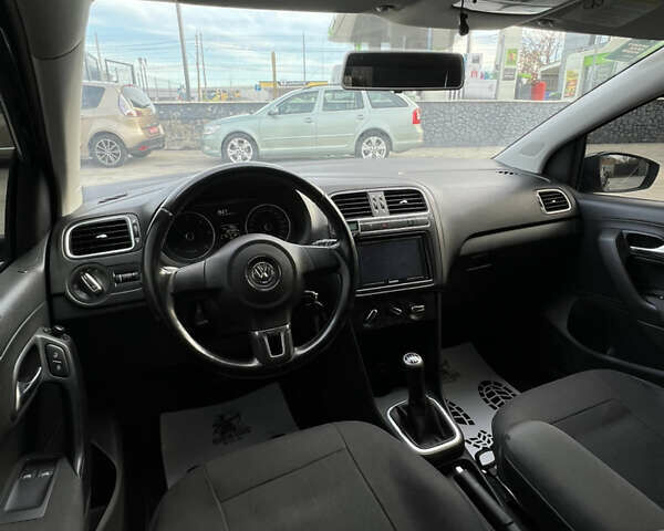 Синий Фольксваген Поло, объемом двигателя 1.2 л и пробегом 324 тыс. км за 5100 $, фото 14 на Automoto.ua