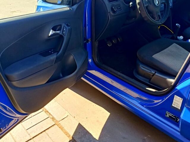 Синий Фольксваген Поло, объемом двигателя 1.2 л и пробегом 76 тыс. км за 4800 $, фото 5 на Automoto.ua