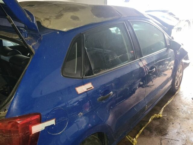 Синій Фольксваген Поло, об'ємом двигуна 0 л та пробігом 175 тис. км за 2000 $, фото 4 на Automoto.ua