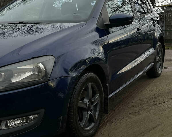Синій Фольксваген Поло, об'ємом двигуна 1.4 л та пробігом 140 тис. км за 5800 $, фото 2 на Automoto.ua