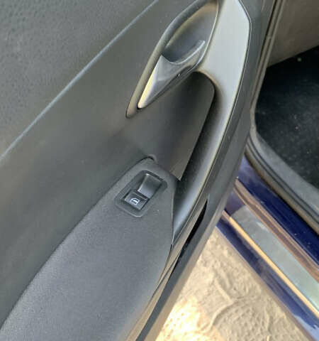 Синий Фольксваген Поло, объемом двигателя 1.2 л и пробегом 190 тыс. км за 4200 $, фото 4 на Automoto.ua