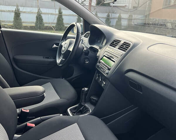 Синий Фольксваген Поло, объемом двигателя 1.2 л и пробегом 251 тыс. км за 6100 $, фото 13 на Automoto.ua