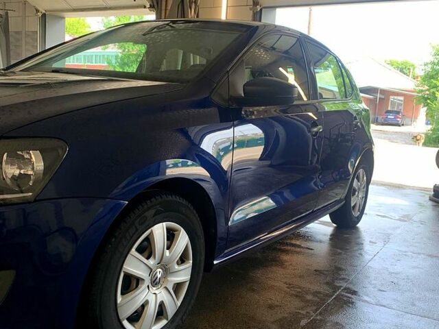 Синий Фольксваген Поло, объемом двигателя 1.2 л и пробегом 249 тыс. км за 6000 $, фото 3 на Automoto.ua