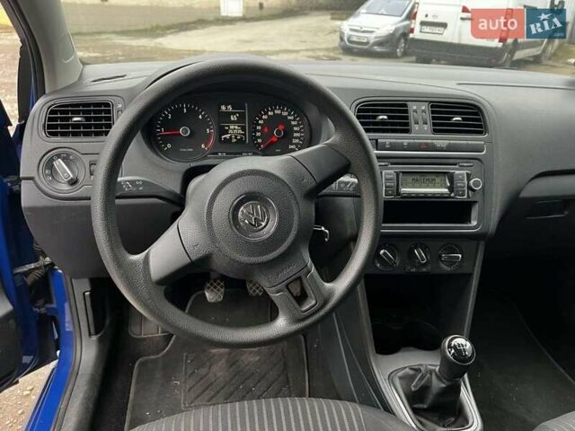 Синій Фольксваген Поло, об'ємом двигуна 1.2 л та пробігом 260 тис. км за 5900 $, фото 3 на Automoto.ua