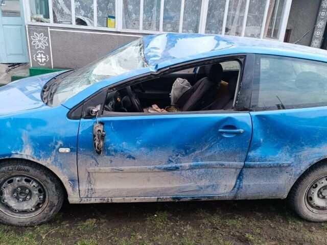 Синий Фольксваген Поло, объемом двигателя 1.2 л и пробегом 190 тыс. км за 1800 $, фото 3 на Automoto.ua