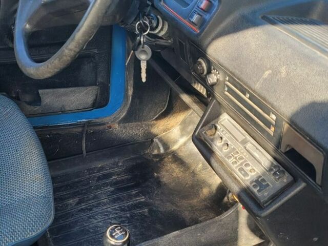 Синий Фольксваген Поло, объемом двигателя 1.1 л и пробегом 300 тыс. км за 285 $, фото 6 на Automoto.ua