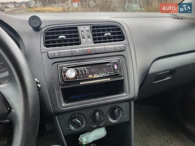 Синій Фольксваген Поло, об'ємом двигуна 1.6 л та пробігом 281 тис. км за 5208 $, фото 8 на Automoto.ua